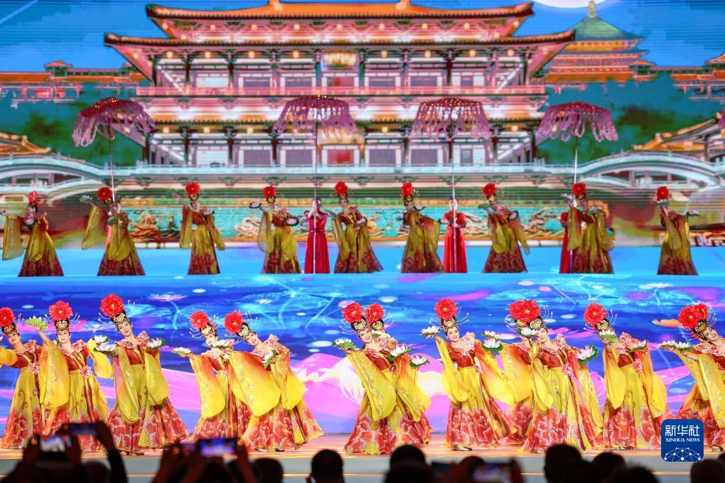 万发国际
